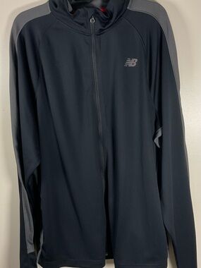 New Balance Men’s Black Jacket with Gray Shoulder Stripe